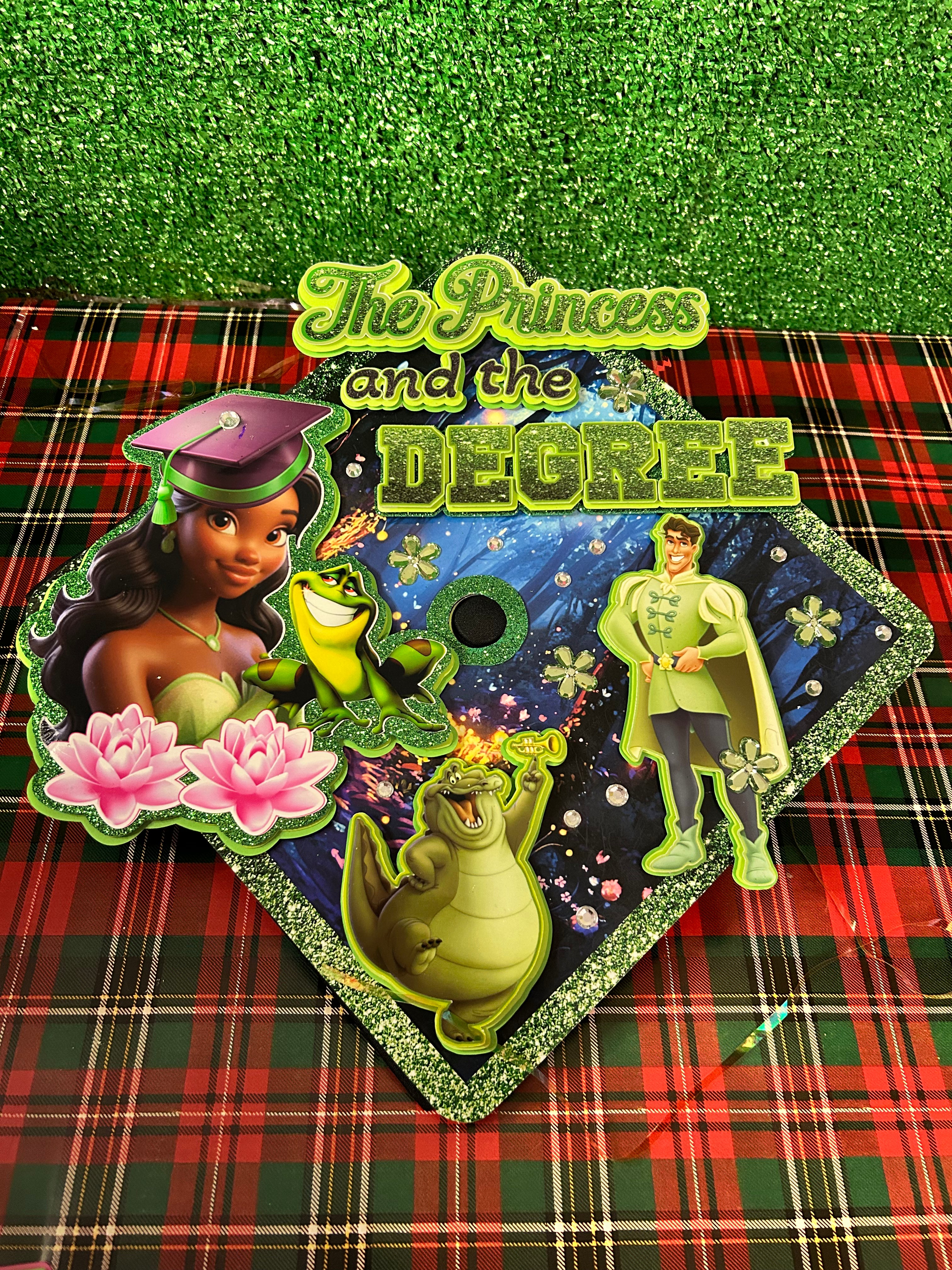 GRADUATION CAP TOPPER